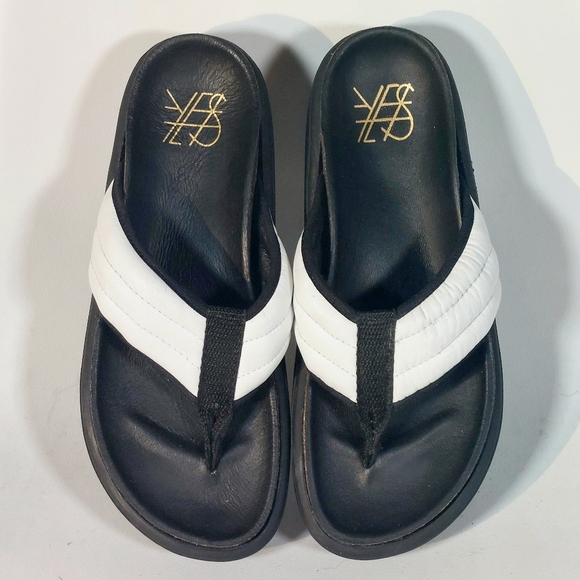 YES black & white leather flatform footbed thong sandals, EU40, NWOB - Picture 2 of 9